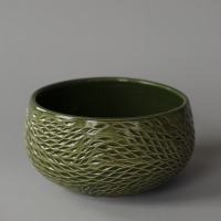 chip carved bowl / 2022 / glazed stoneware