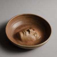 face dish / glazed stoneware / 2023